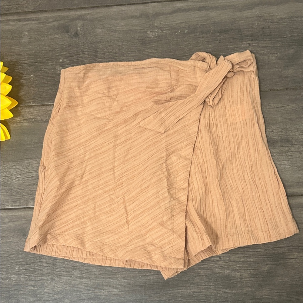 Stylish Beige Crinkle Shorts